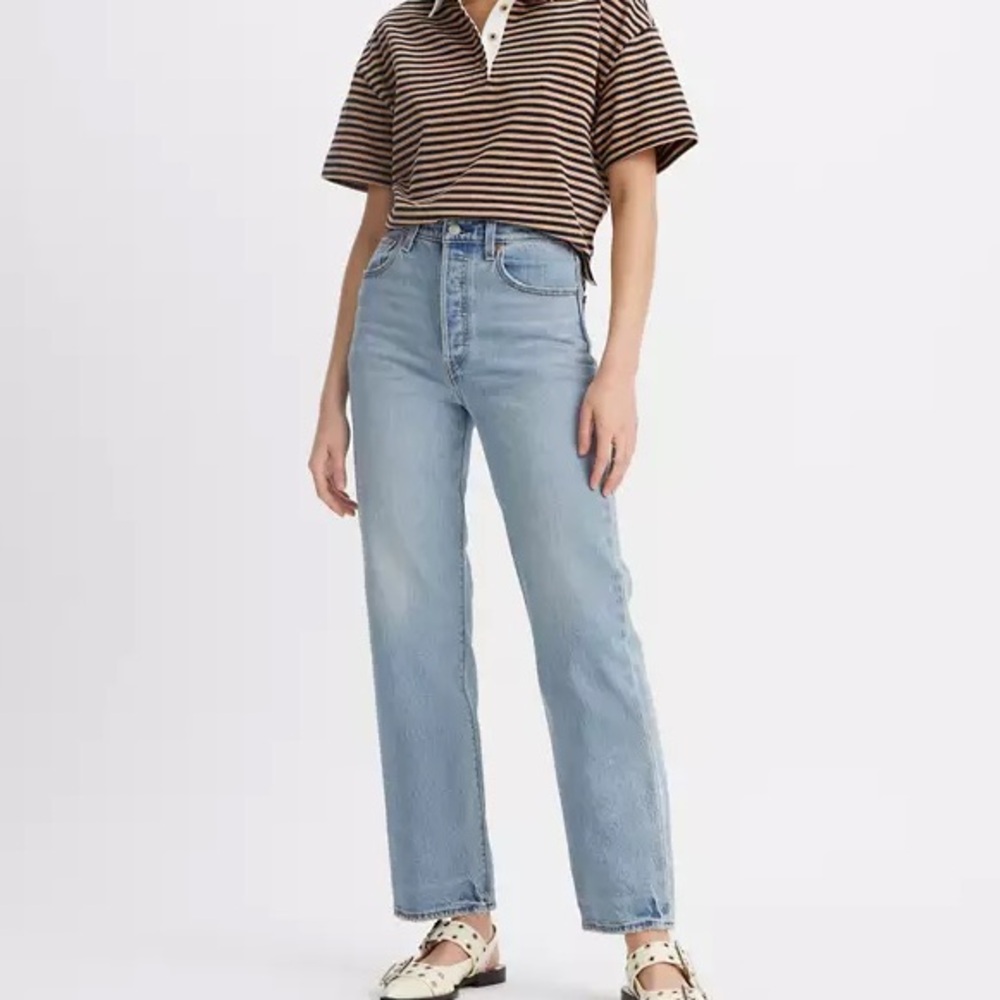 Levi’s Ribcage Straight Ankle Jeans, Size 26, Medium Wash